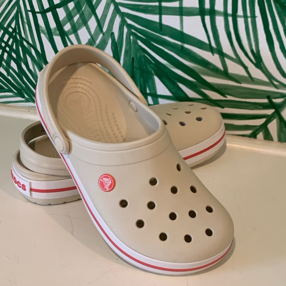 Crocs cream & pink color size women’s 8 NWOT